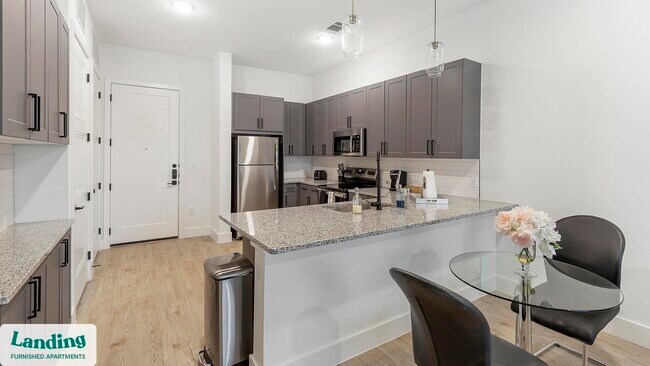 Building Photo - 650 E Sycamore St