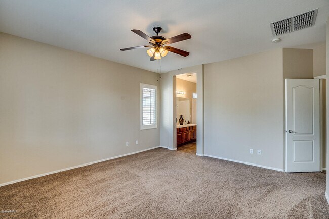 Building Photo - 17610 W Port Royale Ln