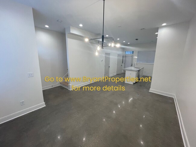 Building Photo - Madison - New 2 Bedroom 2.5 Baths Condo
