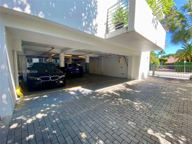 Building Photo - 1600 Michigan Ave