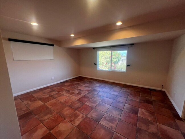 Building Photo - 1701 Calzada Ave