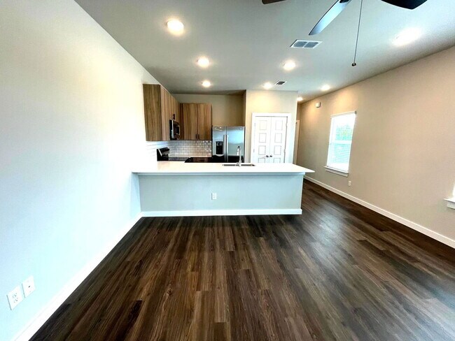 Building Photo - 1340 Co Rd 1106