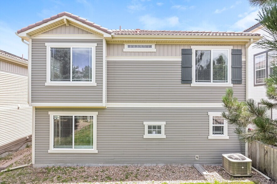 Building Photo - 2355 Coach House Loop