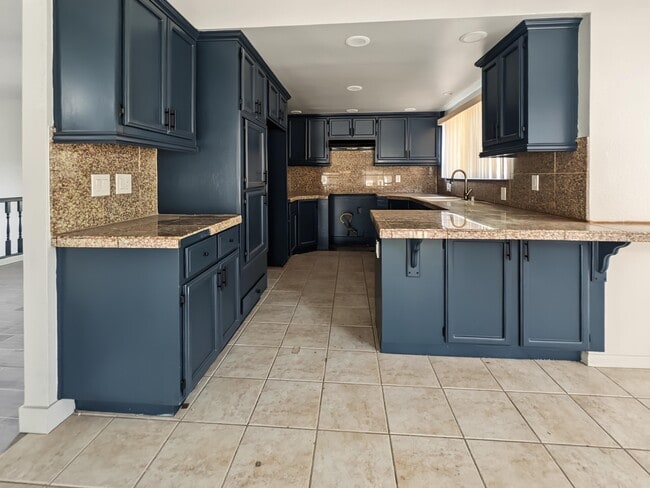 Building Photo - 3016 Park Royal Dr