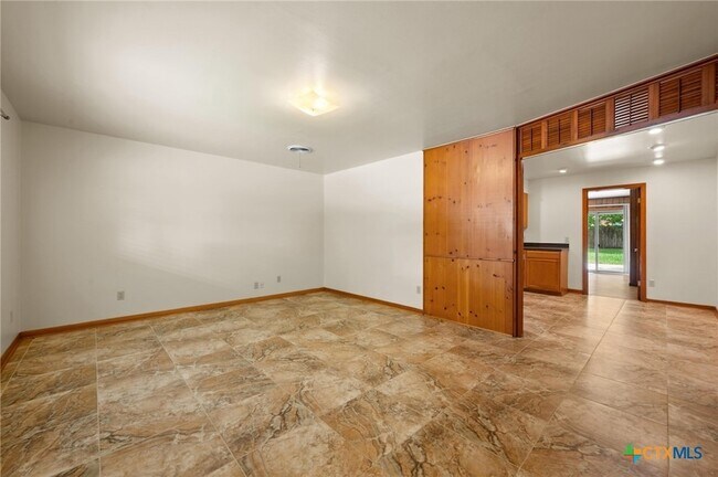 Building Photo - 201 Hillcrest Dr