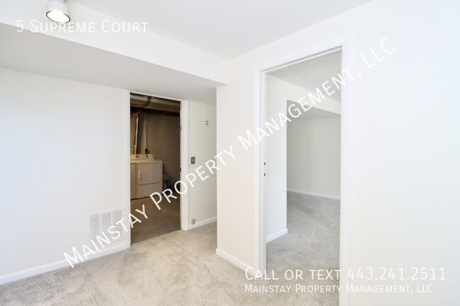 Building Photo - 5 Supreme Ct