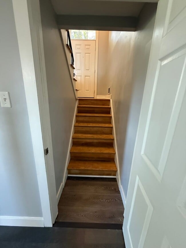 Building Photo - Bi-Level House for Rent in Ellettsville, IN