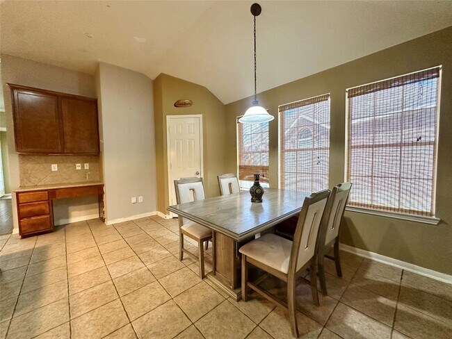 Building Photo - 19327 Gallatin Ln