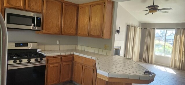 Building Photo - 10712 Sunset Canyon Dr