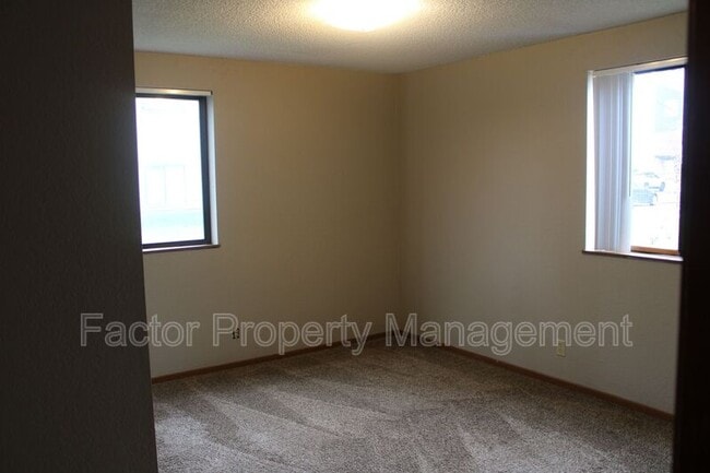 Building Photo - 1530 Warren St