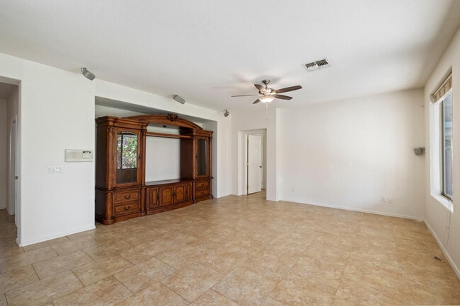Building Photo - 18813 E Arrowhead Trail