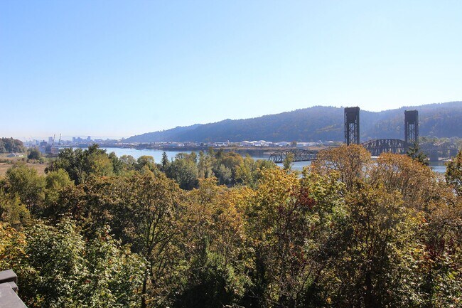 Building Photo - 7545 N Edgewater St