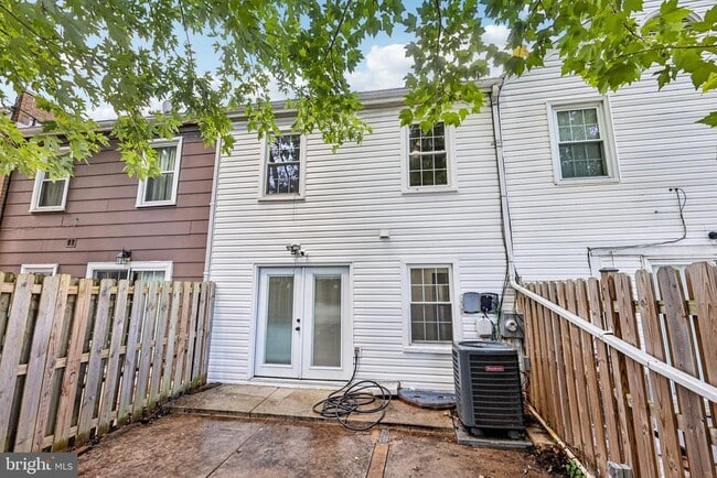 Building Photo - 2905 Wren Ct