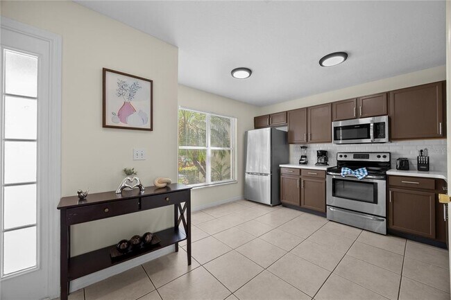 Building Photo - 2116 Cypress Bay Blvd