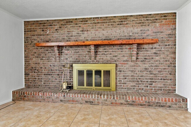 Building Photo - 7810 S Tropical Trail