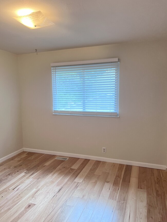Building Photo - 141 San Angelo Dr
