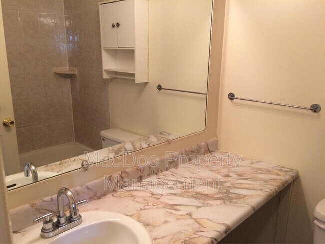 Building Photo - 14674 Pinon Ct