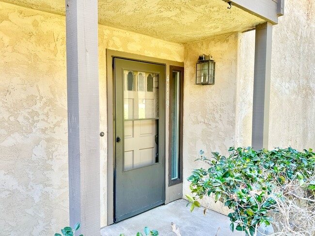 Building Photo - Beautiful, End-Unit, Ground Level, Largest SF 1/1 layout in the Pala Mesa Villas Community with G...