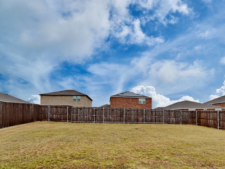 Building Photo - 217 Concho River Dr