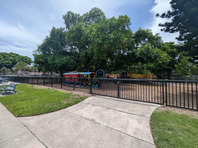 Building Photo - 1008 Jefferson Ave