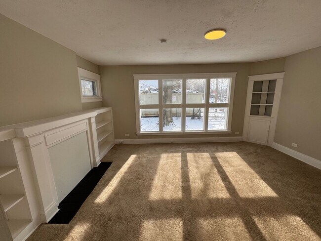 Building Photo - Comfort Meets Convenience: Beautiful 3-Bedroom Single-Family Home  Family-Friendly