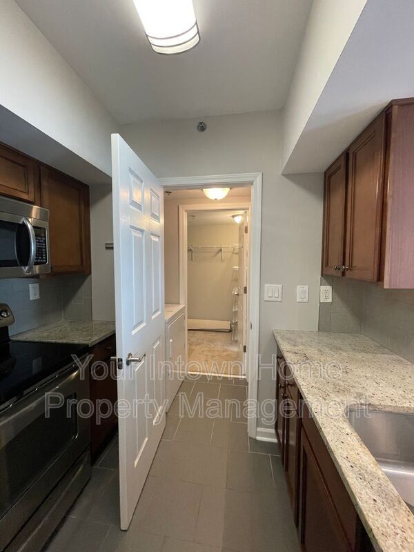 Building Photo - 275 13th St NE