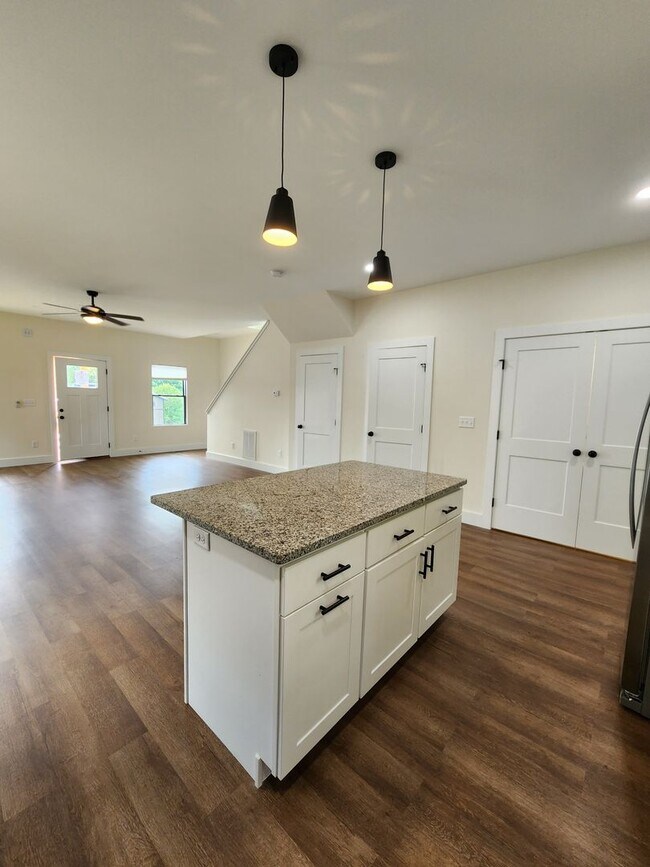 Building Photo - Swannanoa Rental