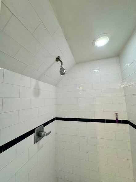 Building Photo - 286 Fulton Ave