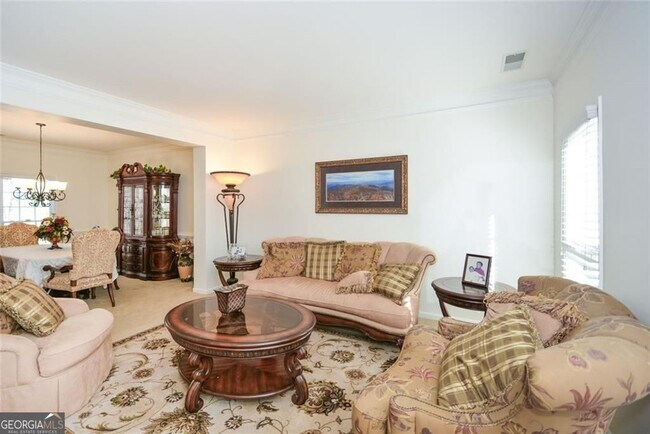 Building Photo - 305 Collegiate Dr
