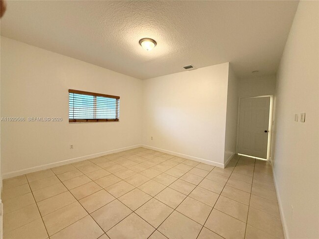 Building Photo - 13424 SW 122nd Ave