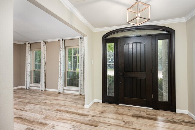 Building Photo - 14602 Oak Bend Dr