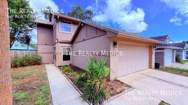 Building Photo - 3640 S St Lucie Dr
