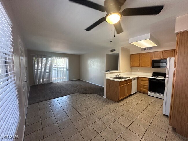 Building Photo - 3055 Casey Dr