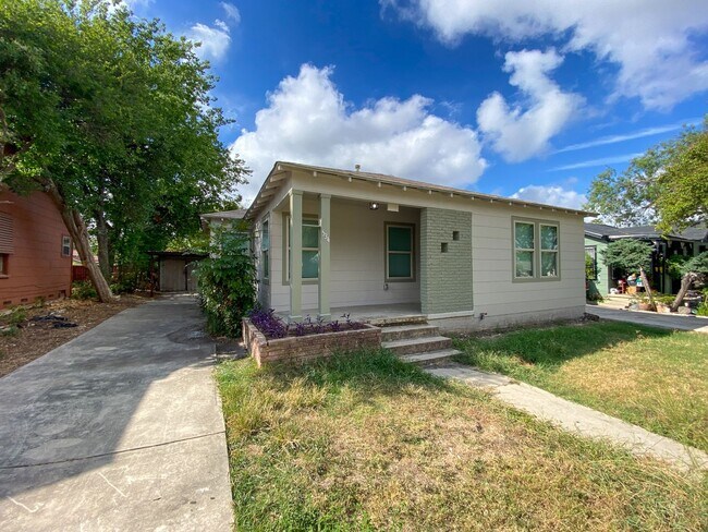 Building Photo - Super Cute, Newly Remodeled, 2bd/1bth hous...