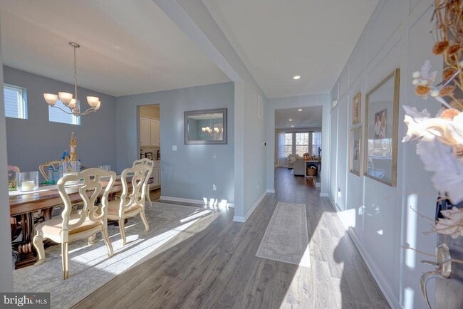 Building Photo - 65 Westmont Dr