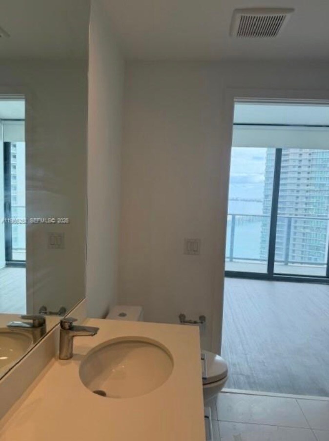 Building Photo - 501 NE 31st St