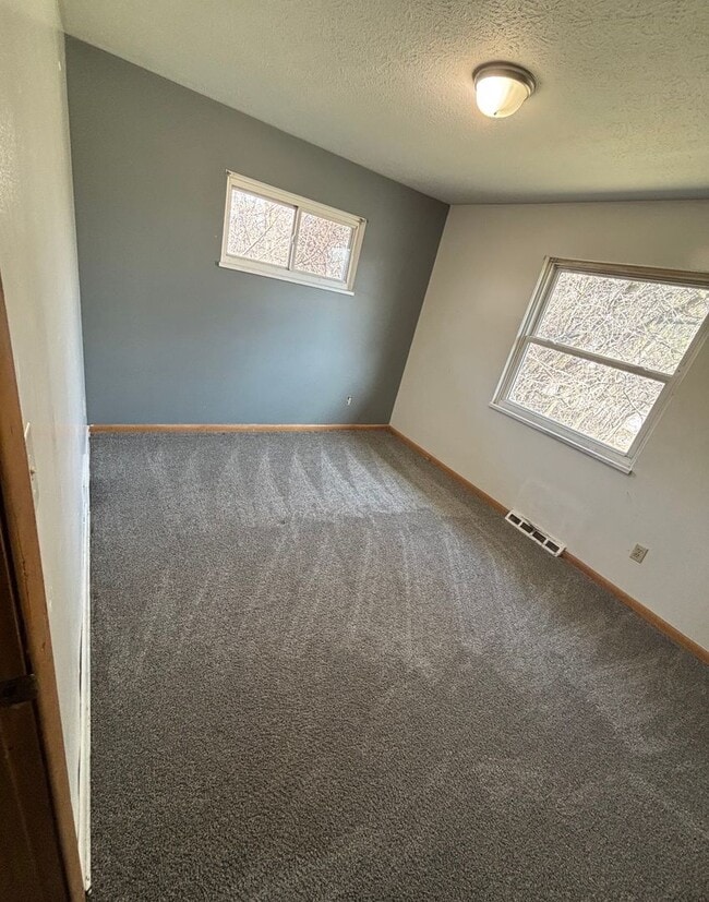 Building Photo - 5074 Miller Ave
