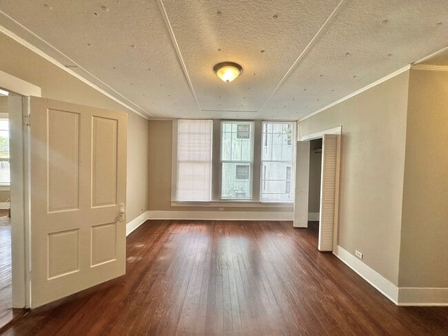 Building Photo - 506 S Fannin Ave