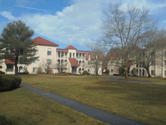 Building Photo - 24 Madrid Sq