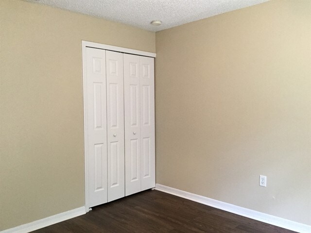 Building Photo - 1959 Alambra Cir