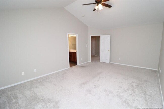 Building Photo - 104 Bell Tower Way