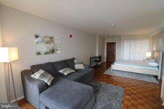 Building Photo - 7111 Woodmont Ave