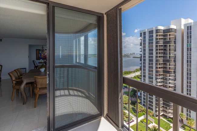 Building Photo - 5380 N Ocean Dr