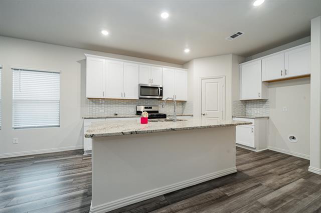 Building Photo - 5275 Amistad Dr
