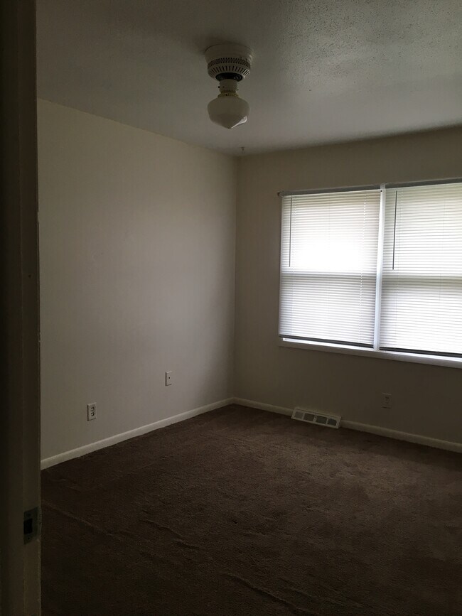 Building Photo - 1603 NW 4th St