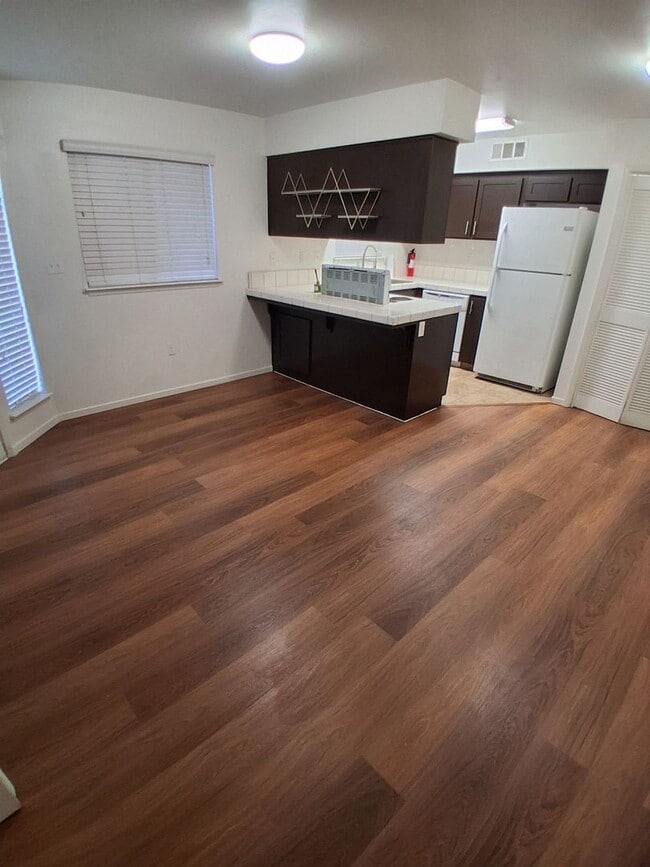 Building Photo - Great Condo for Rent!