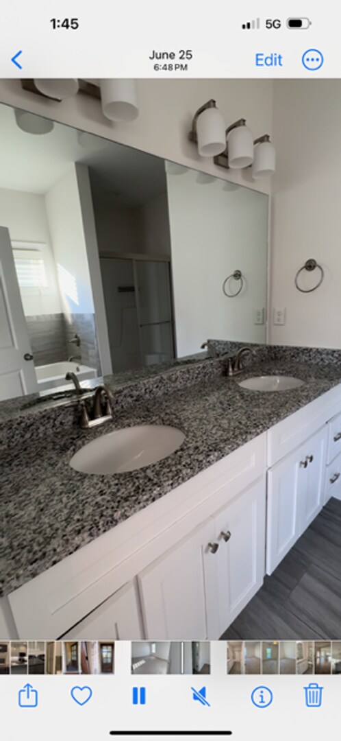 Building Photo - Beautiful 3 Bed 2 Bath Available this Fall!