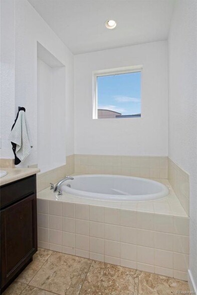 Building Photo - 2053 W 67th Pl