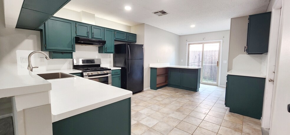 Complete kitchen remodel - 4722 Rainbow Run