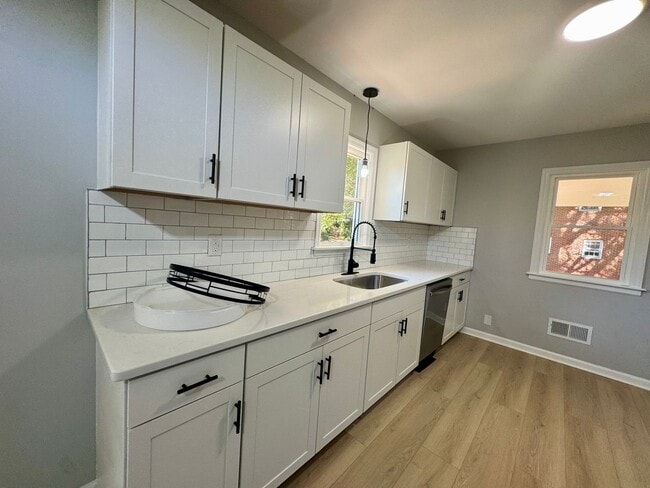 Building Photo - Four Bedroom House/Boonsboro Area